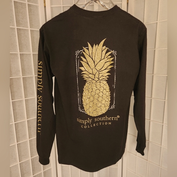 NWT Women's medium black with gold pineapples Simply Southern long sleeve tee - Picture 1 of 7